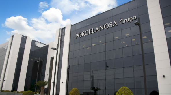 A Glimpse into the Future: The Inmolux Group Team at the Porcelanosa Factory