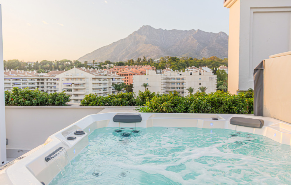 Luxury Penthouse with Jacuzzi and Views – Guadalpin Hotel, Golden Mile, Marbella