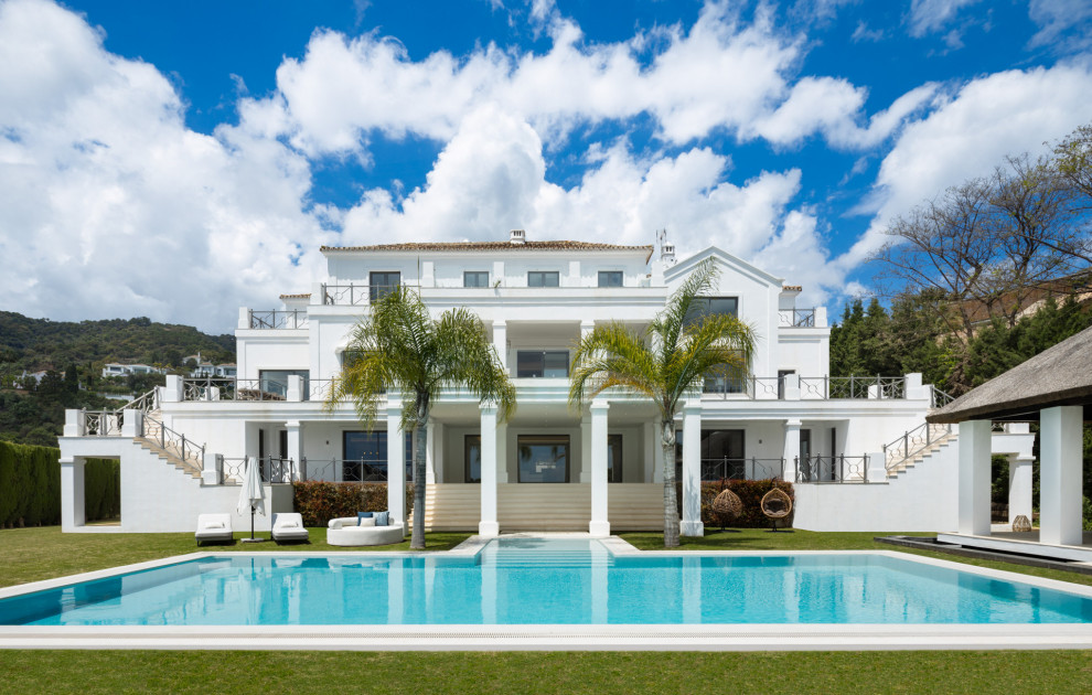 Contemporary villa in El Madroñal, Benahavis
