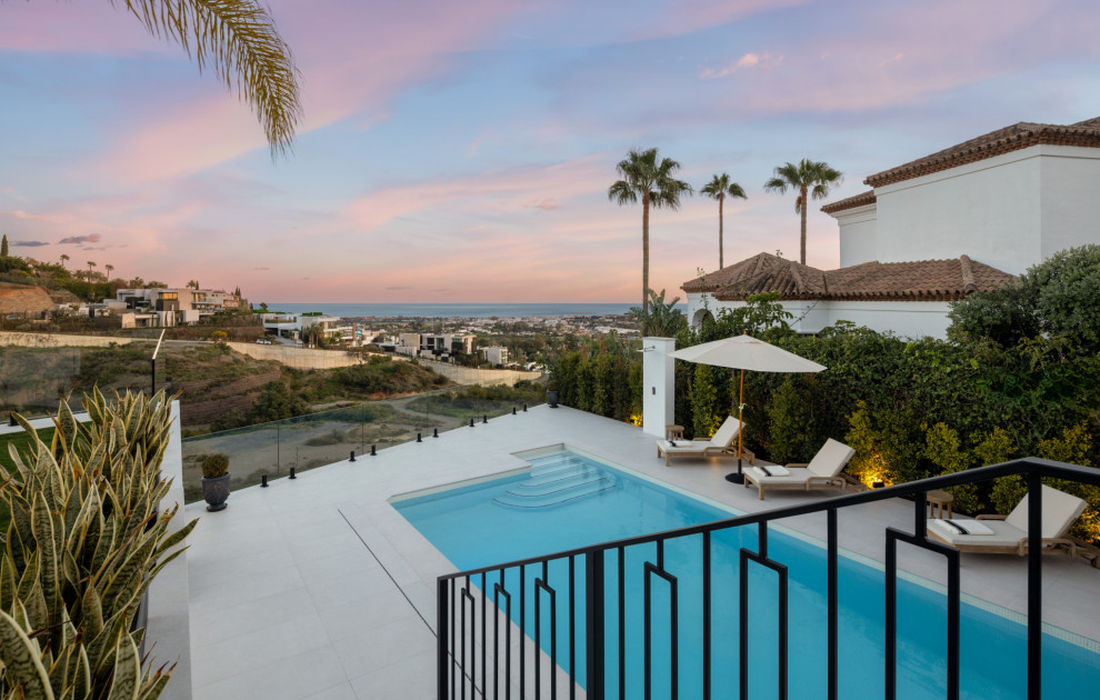 Modern mediterranean villa in La Quinta, Benahavis