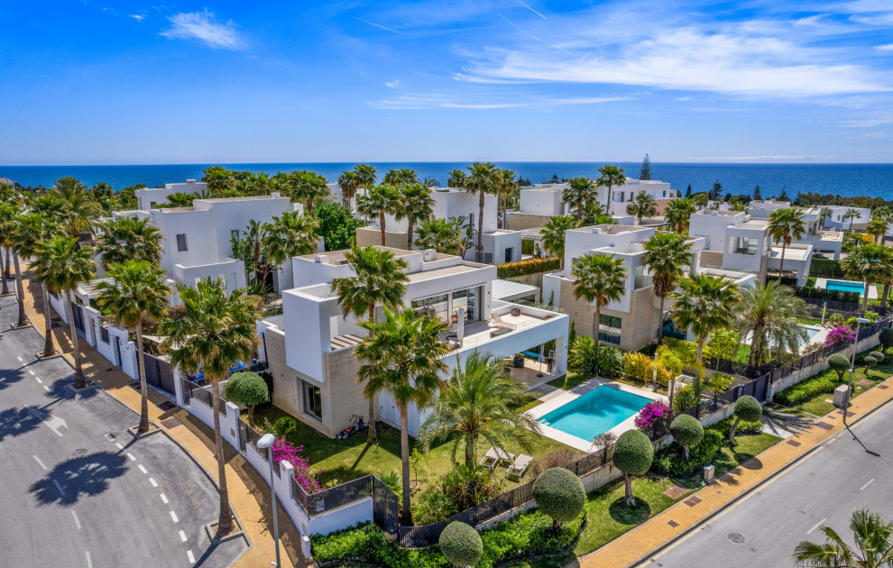 Modern villa in La Finca de Marbella