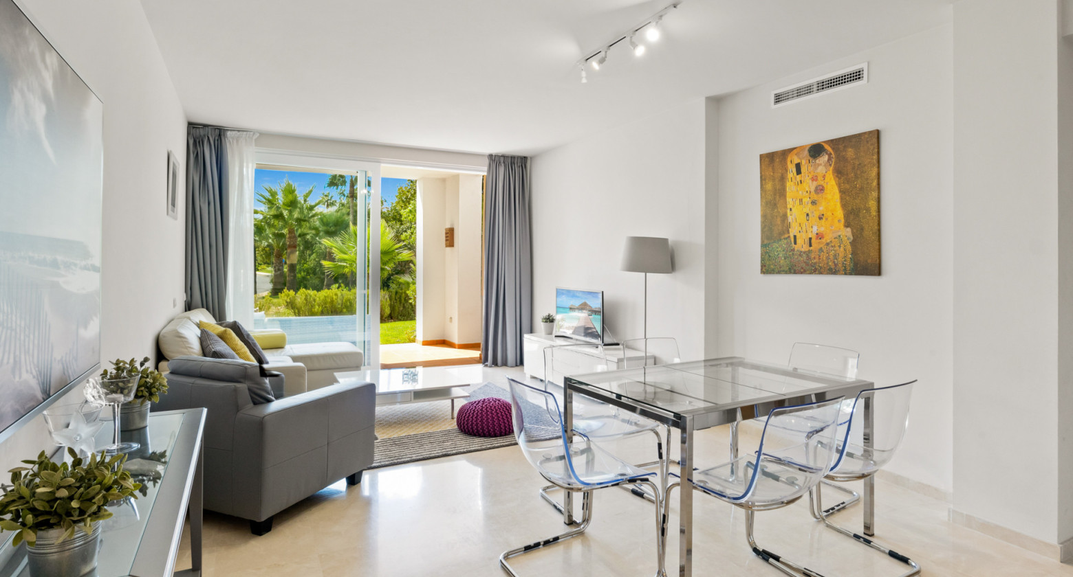 Charming Ground-Floor Apartment with Garden in Alcazaba Hills, Estepona