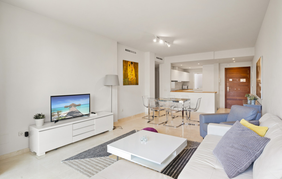 Charming Ground-Floor Apartment with Garden in Alcazaba Hills, Estepona