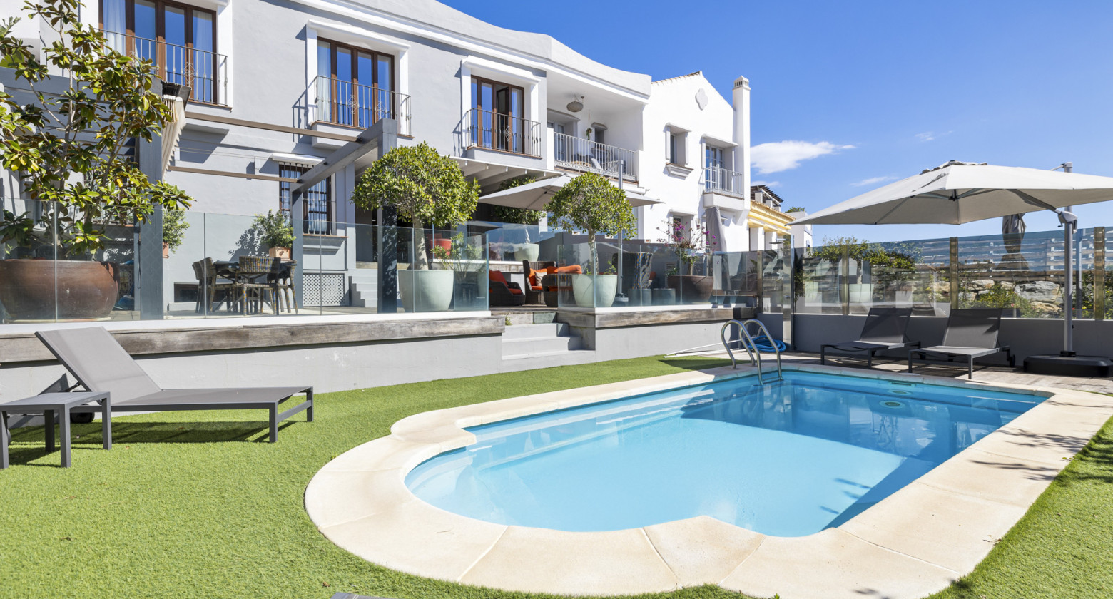 Exceptional townhouse in La Heredia, Benahavis