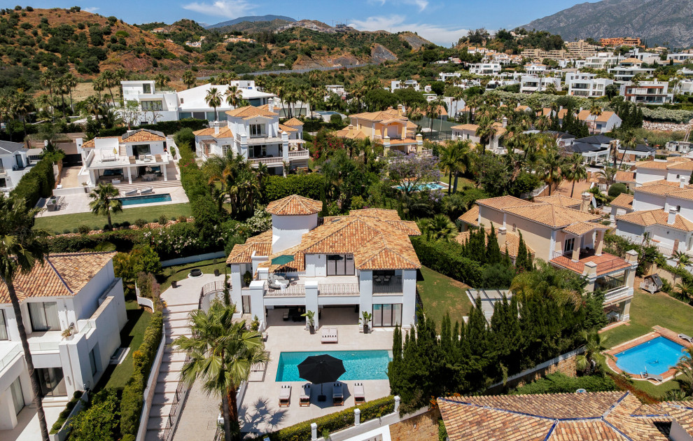 Contemporary villa in Nueva Andalucia, Marbella