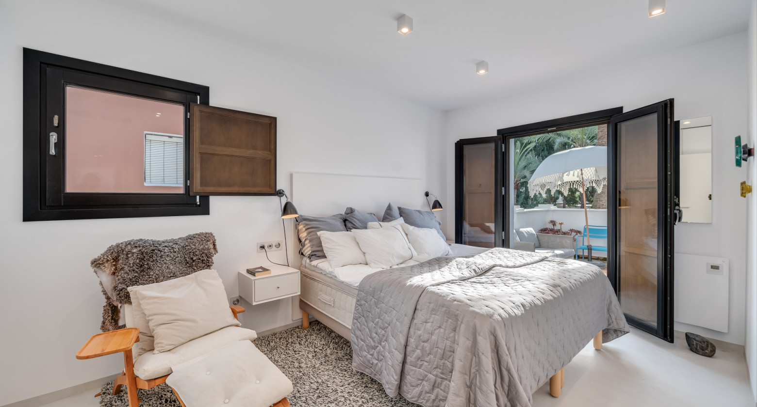 Exquisite three-bedroom townhouse in Las Lomas del Marbella Club