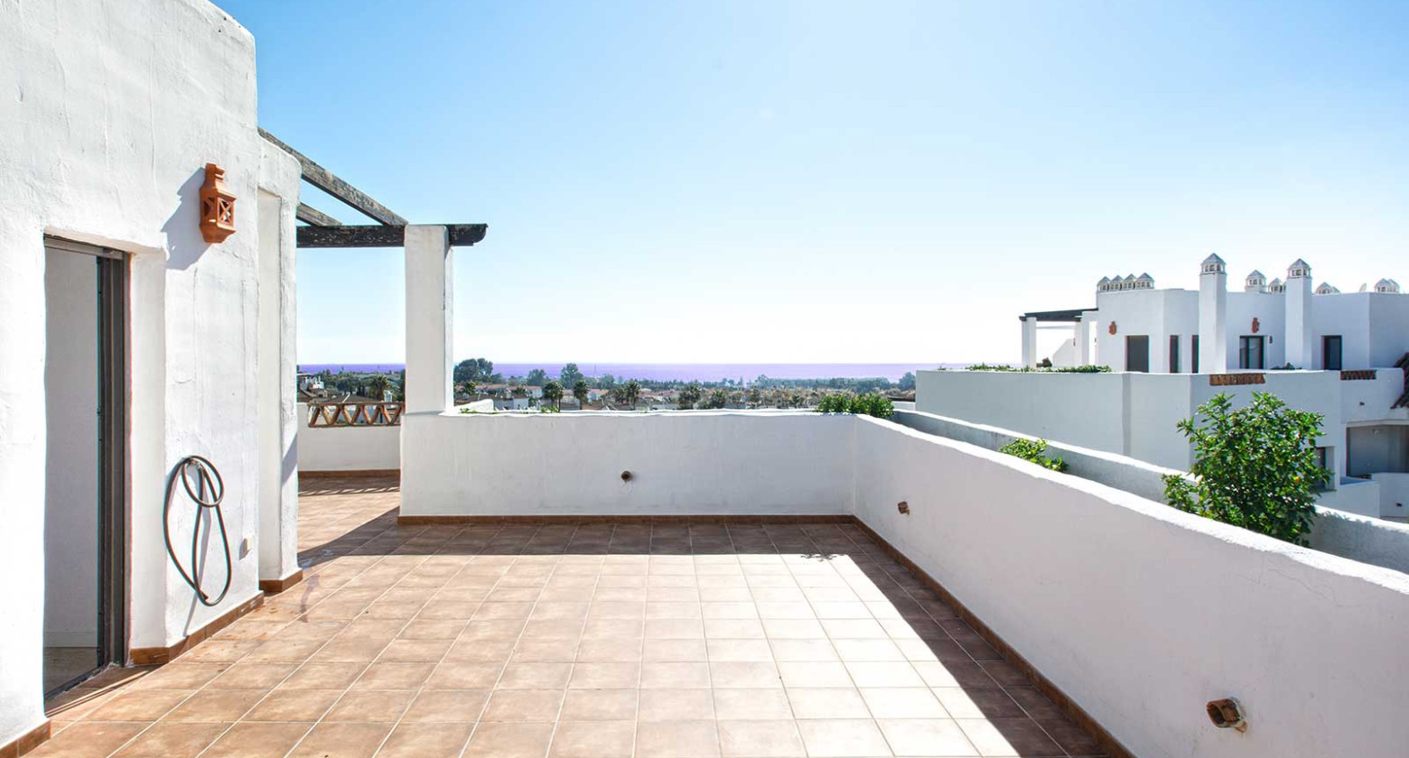 Ático Panorámico en Venta en Estepona – Donde la Elegancia se Encuentra con el Horizonte