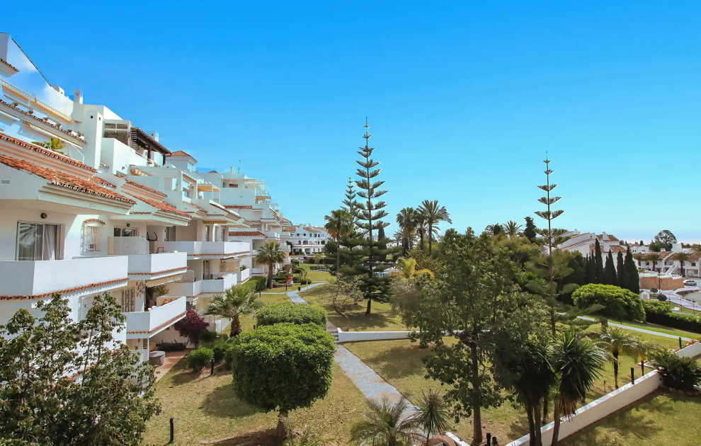 Apartment for Sale in Royal Garden – Sophisticated Living in the Heart of Marbella