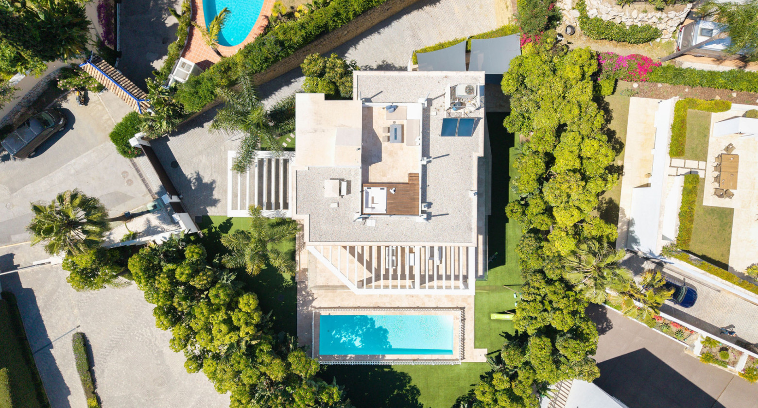 Family 5 bedrooms villa, La Quinta, Benahavis