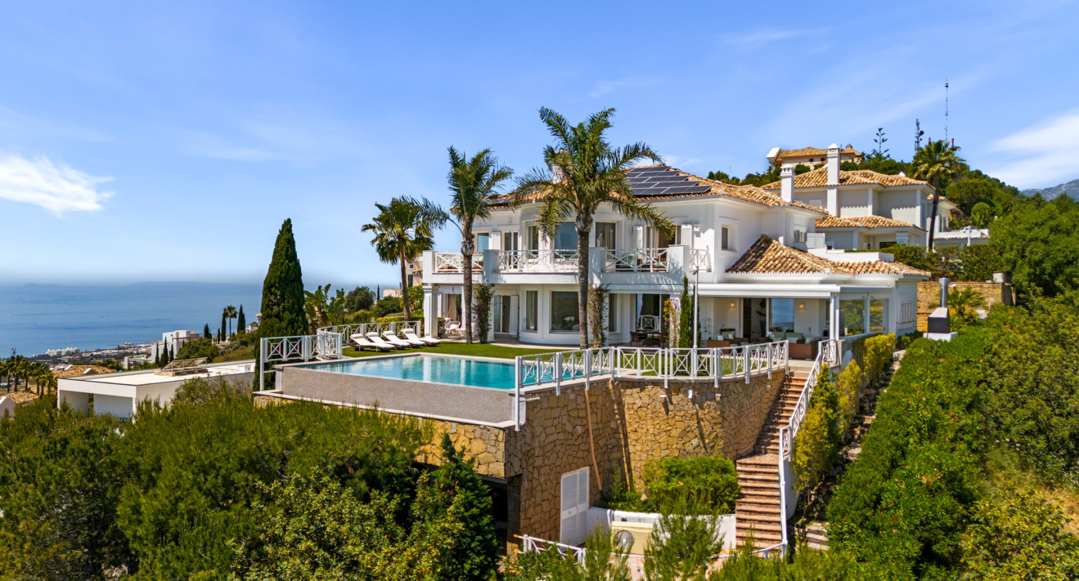 Luxury Villa with Panoramic Sea and Mountain Views in Altos de Los Monteros, Marbella