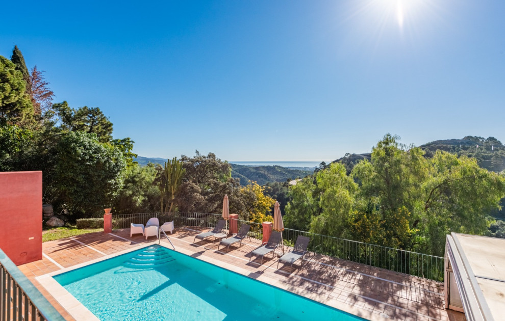 Parcela con Villa y Vistas Panorámicas en El Madroñal