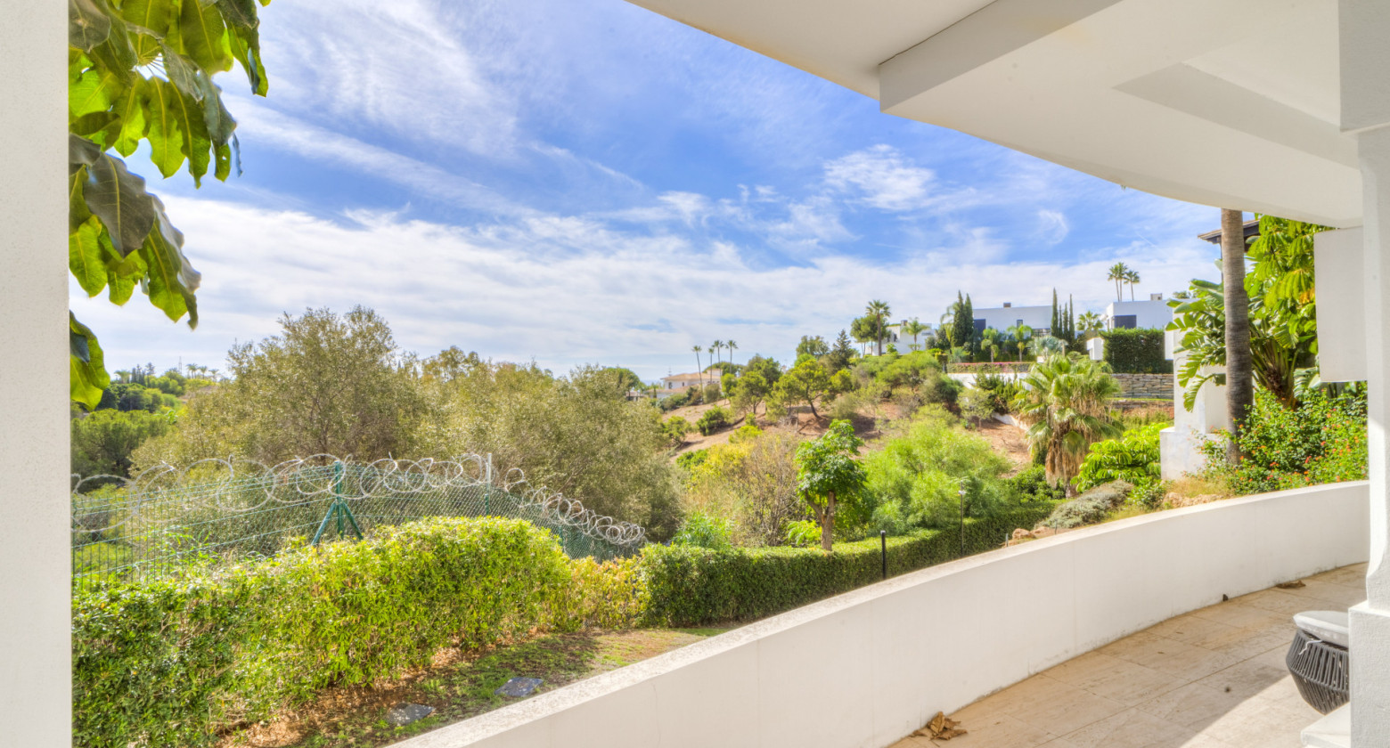 Lomas de Magna Marbella, Marbella Golden Mile