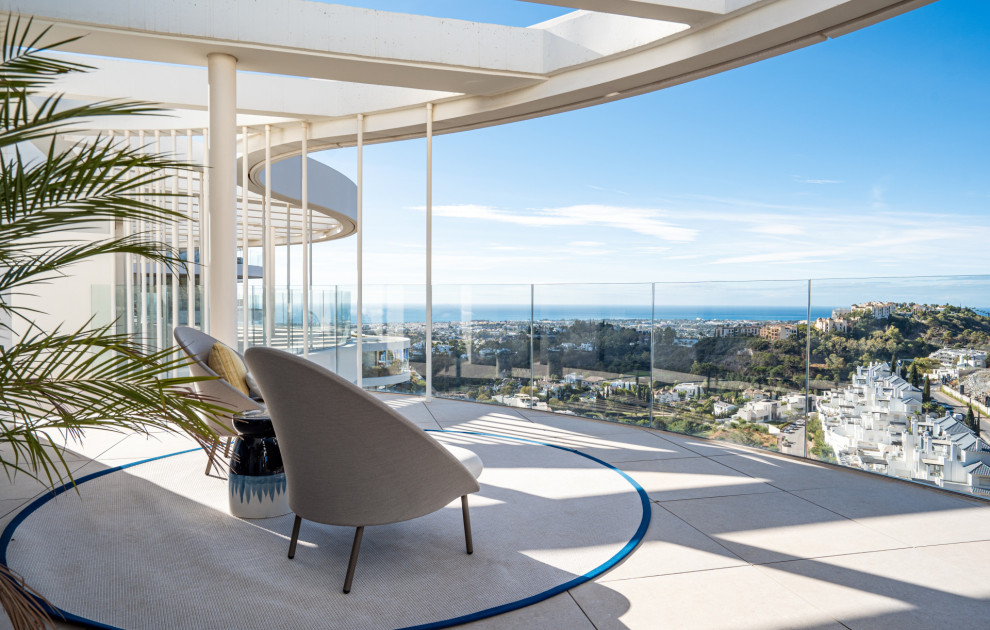 4-BEDROOM PENTHOUSE WITH POOL - SPECIAL OFFER ONLY AVAILABLE FOR A LIMITED TIME