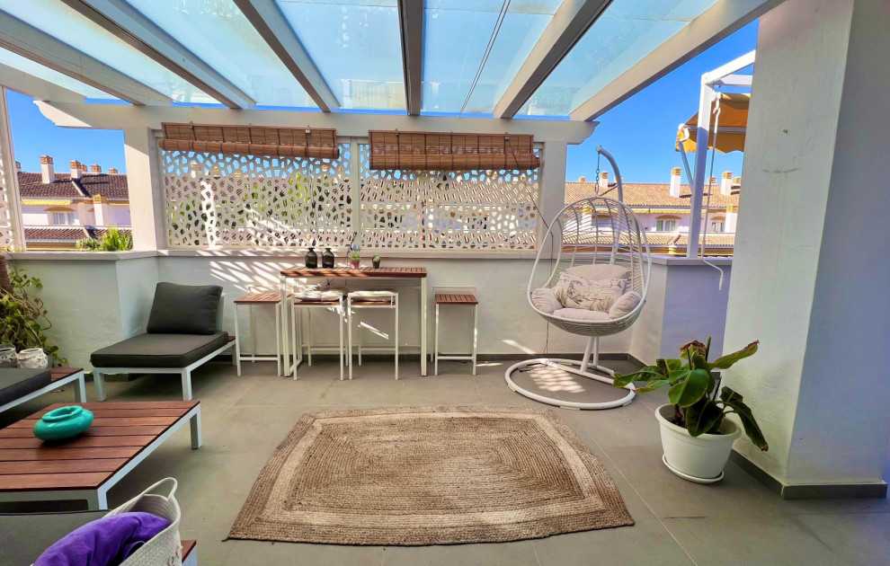 Renovated and very welcoming penthouse in the well-known Dama de Noche complex