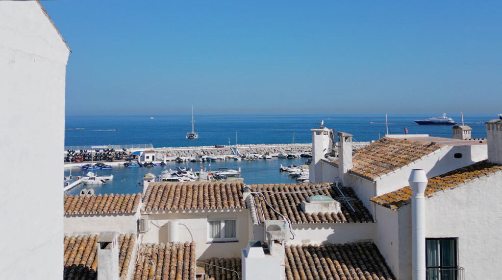 Middle Floor Apartment — Puerto Banús