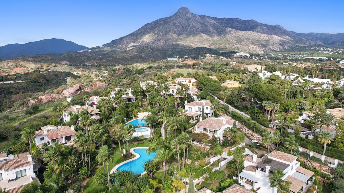 Villa – Chalet — The Golden Mile