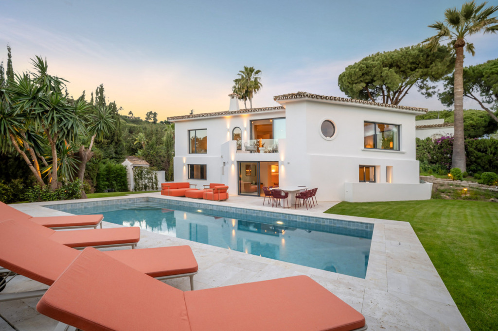 Villa – Chalet — Nueva Andalucía