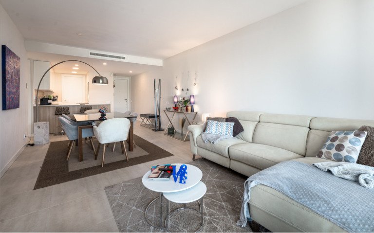 Middle Floor Apartment — Selwo