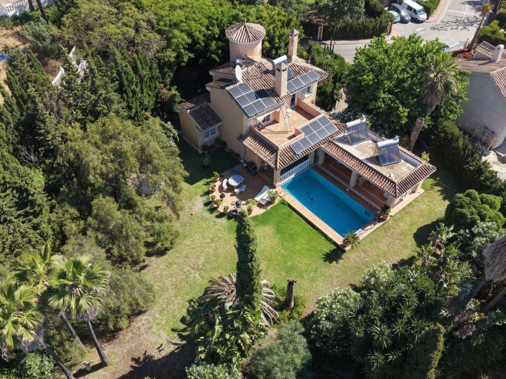 Villa – Chalet — Elviria