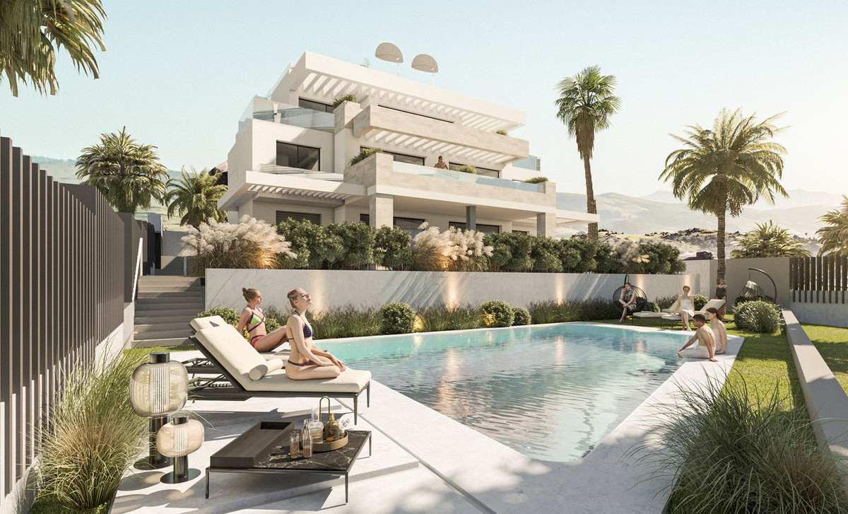 Middle Floor Apartment — Estepona