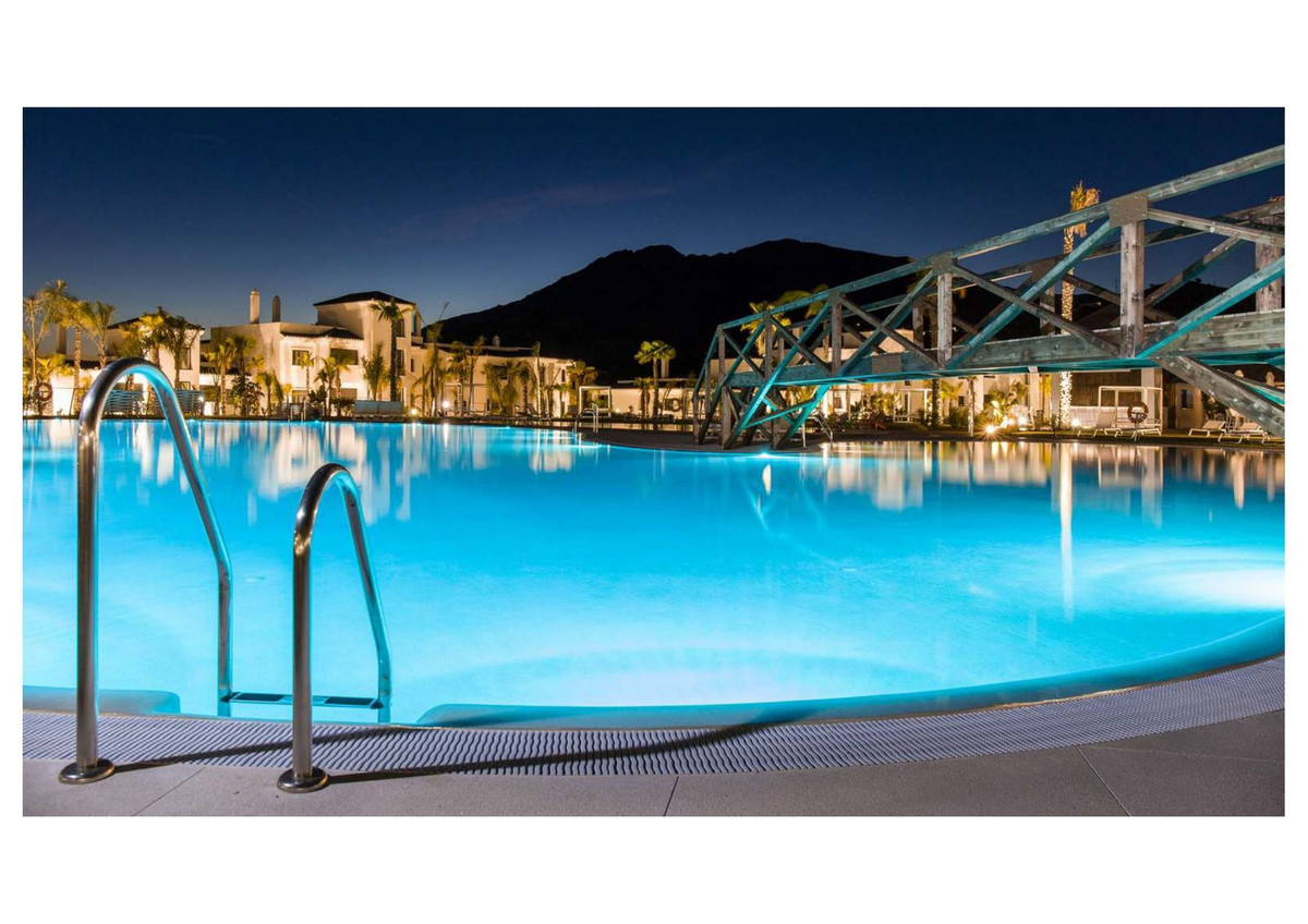 Apartamento Planta Media — Estepona
