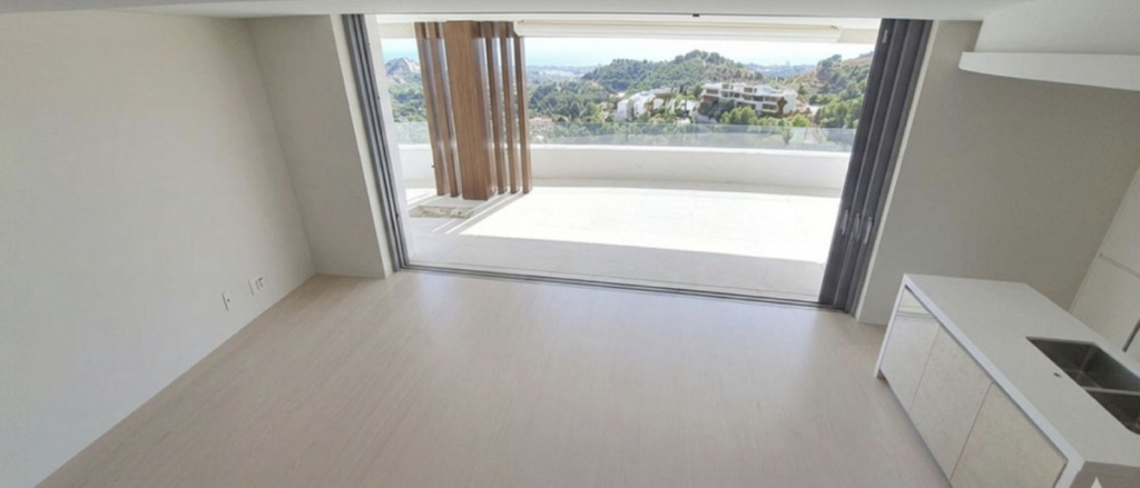 Middle Floor Apartment — Benahavís