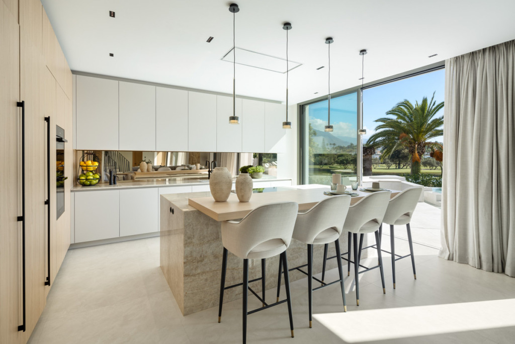 Villa – Chalet — Nueva Andalucía