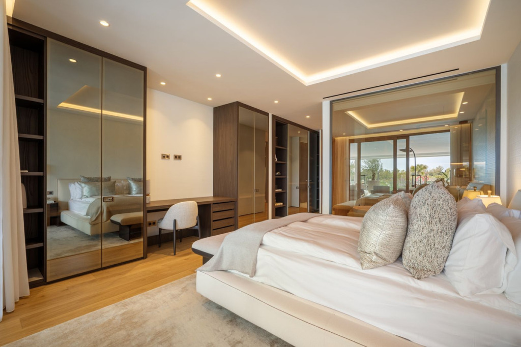 Detached Villa — The Golden Mile