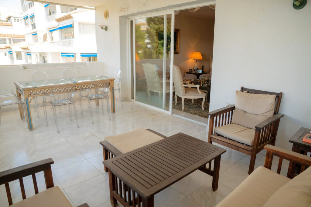 Апартамент средний этаж — Puerto Banús