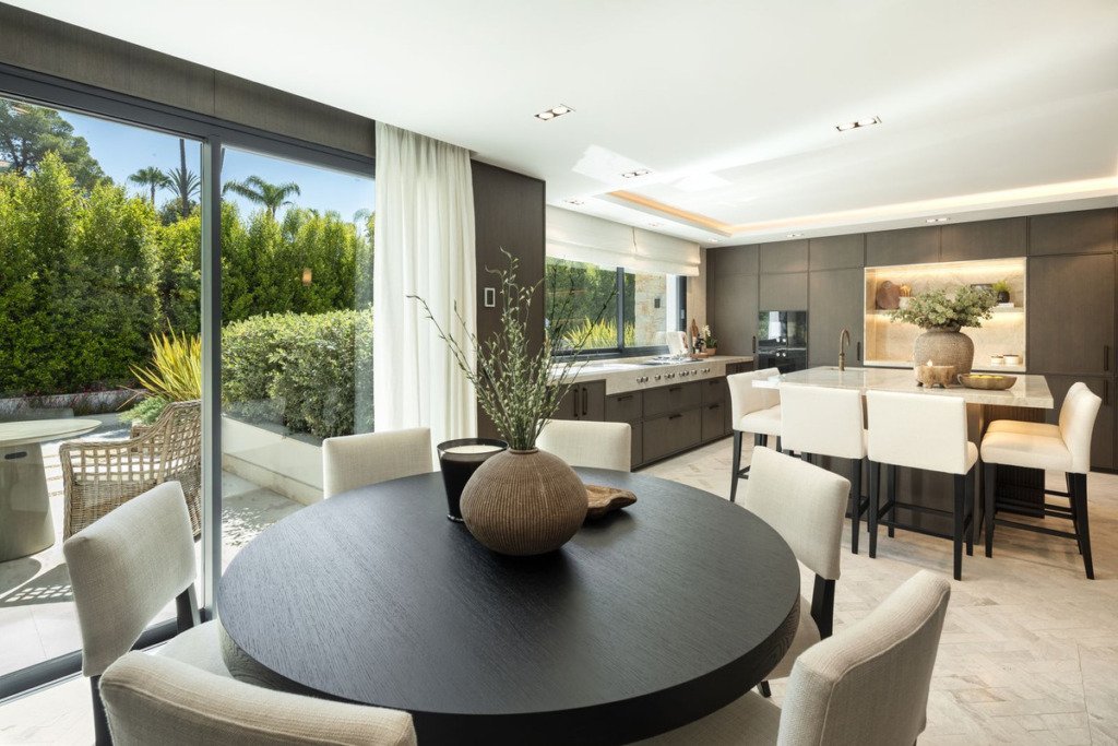 Villa – Chalet — Nueva Andalucía