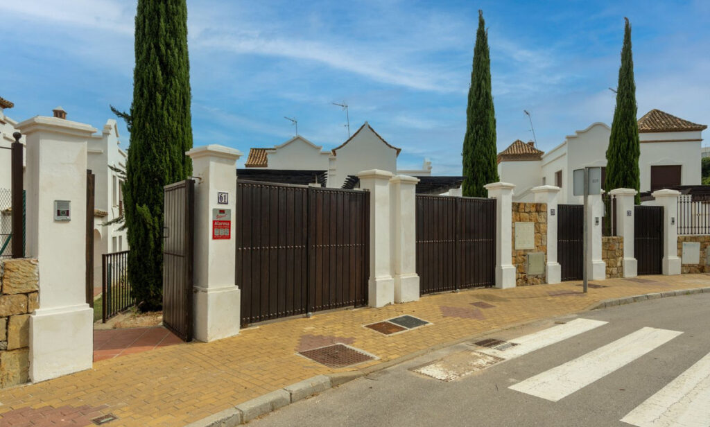 Villa – Chalet — Casares