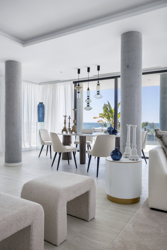 Апартамент средний этаж — Estepona
