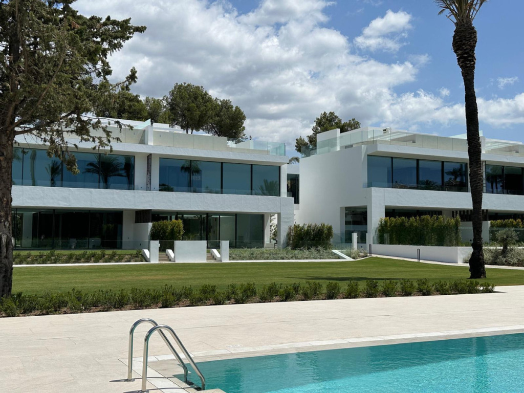 Semi-Detached House — Marbella