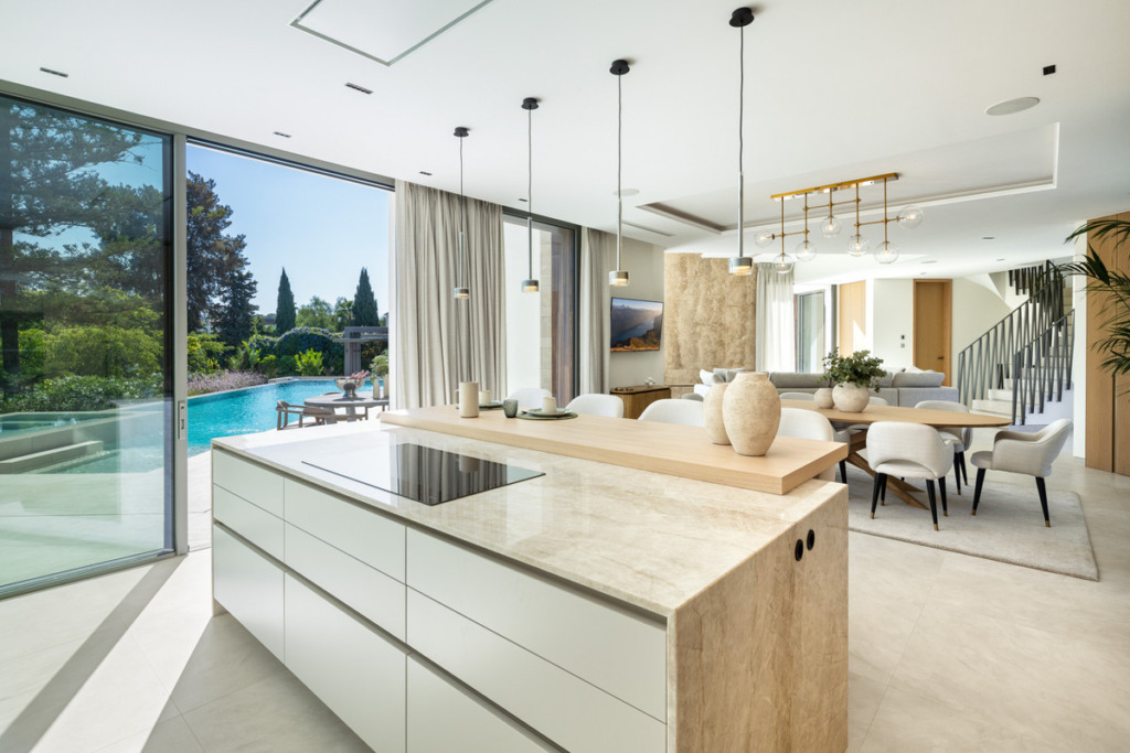 Villa – Chalet — Nueva Andalucía