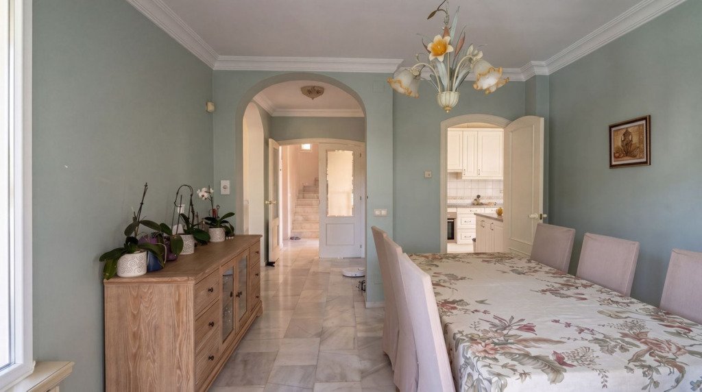 Villa – Chalet — Elviria