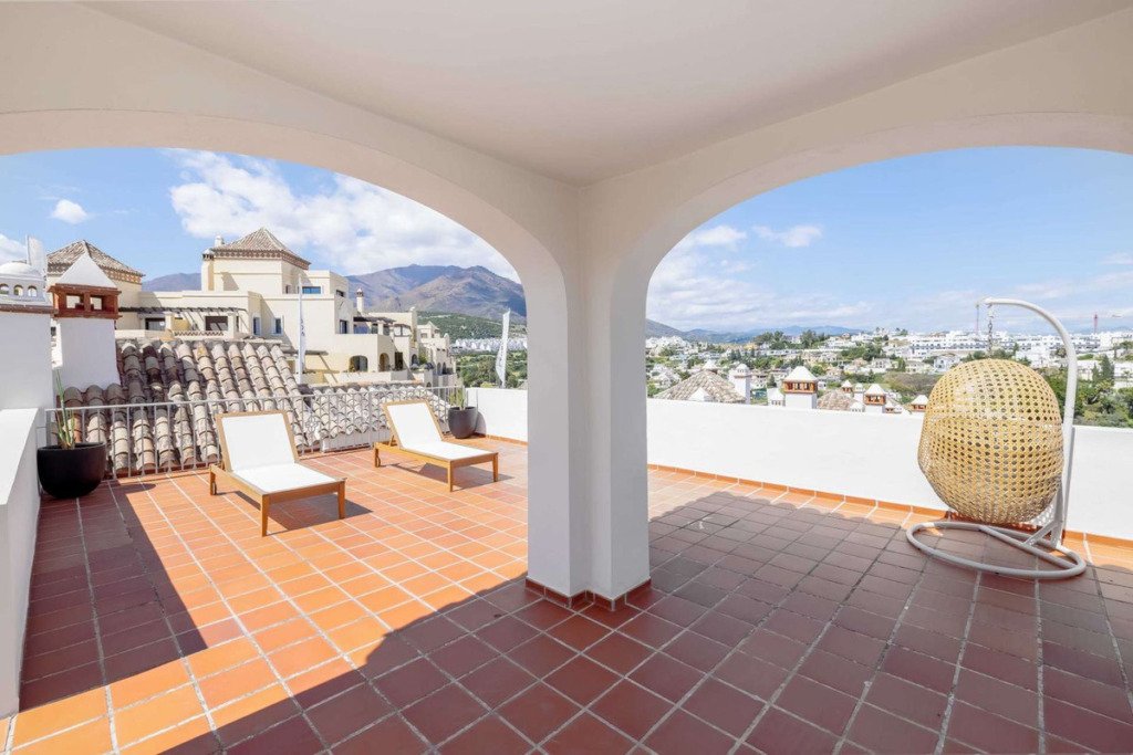 Villa – Chalet — Estepona