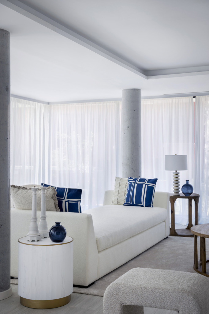 Апартамент средний этаж — Estepona