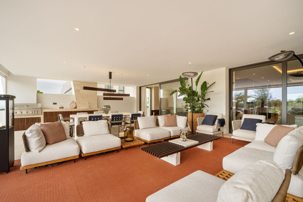 Villa – Chalet — The Golden Mile