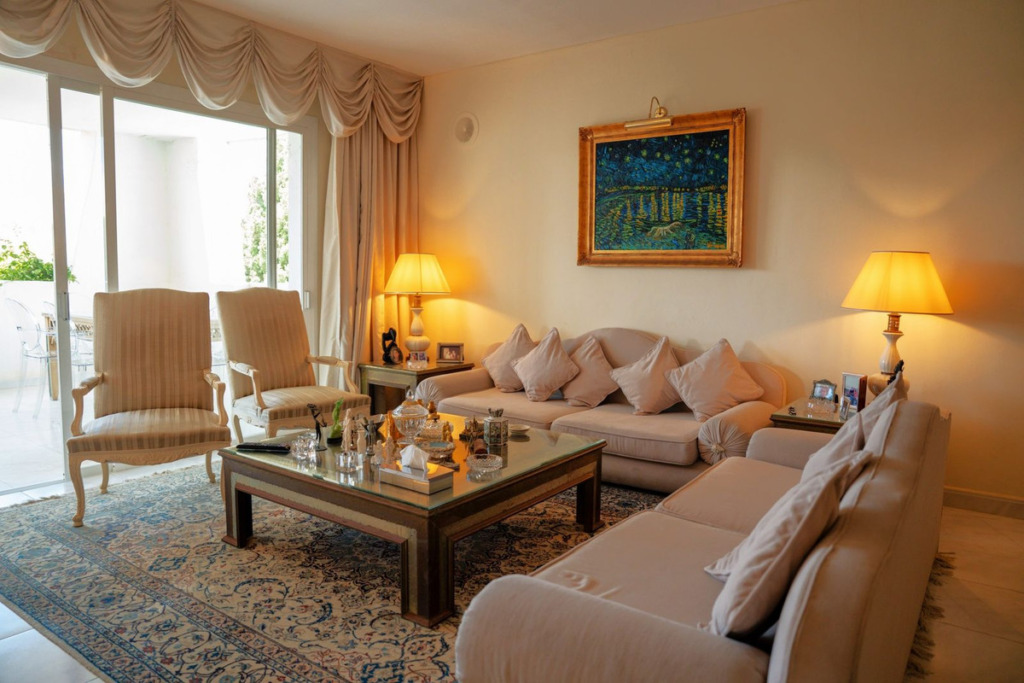 Апартамент средний этаж — Puerto Banús