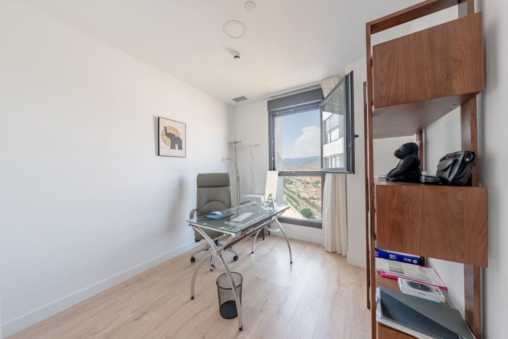 Middle Floor Apartment — Málaga
