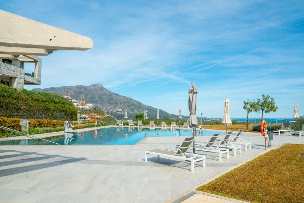 Middle Floor Apartment — Benahavís