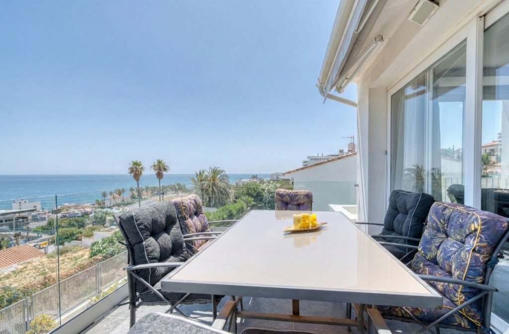 Villa – Chalet — Estepona
