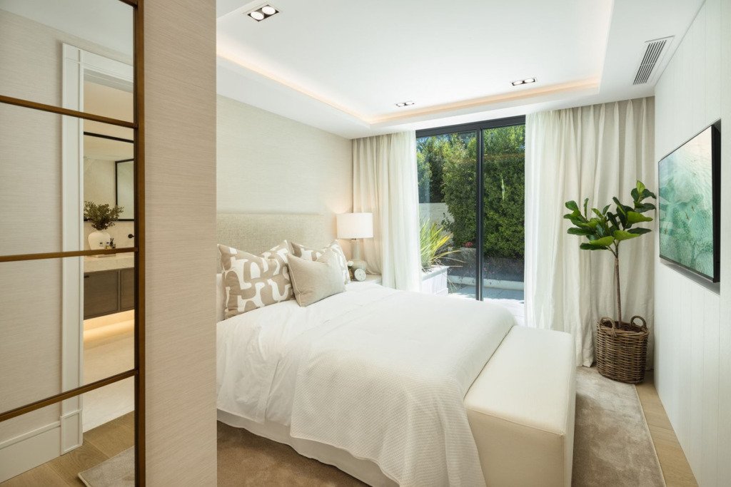 Villa – Chalet — Nueva Andalucía