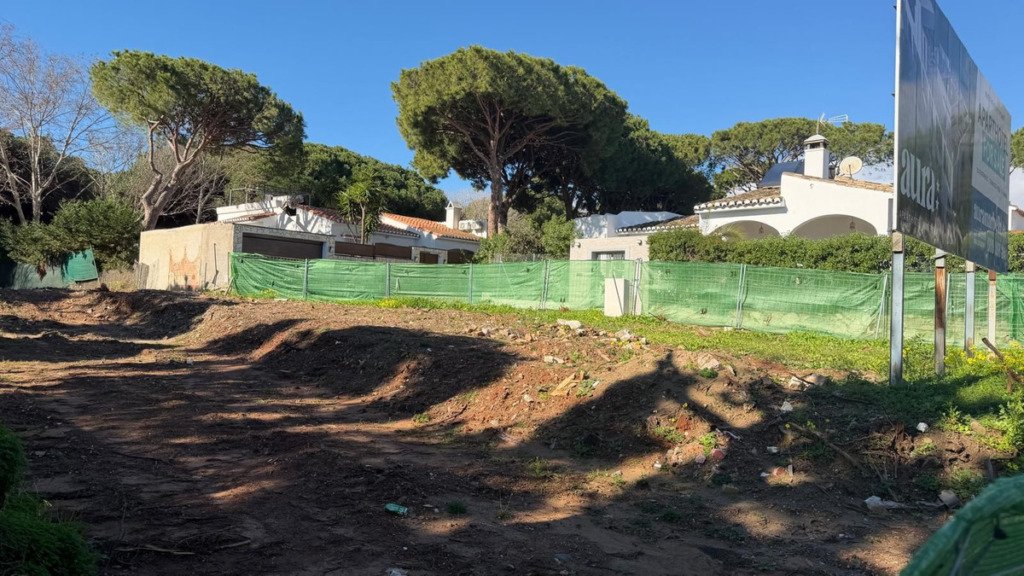 Terreno Comercial — Calahonda