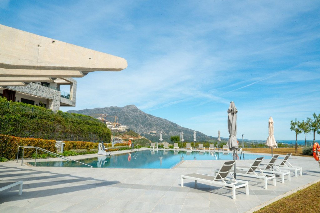 Middle Floor Apartment — Benahavís