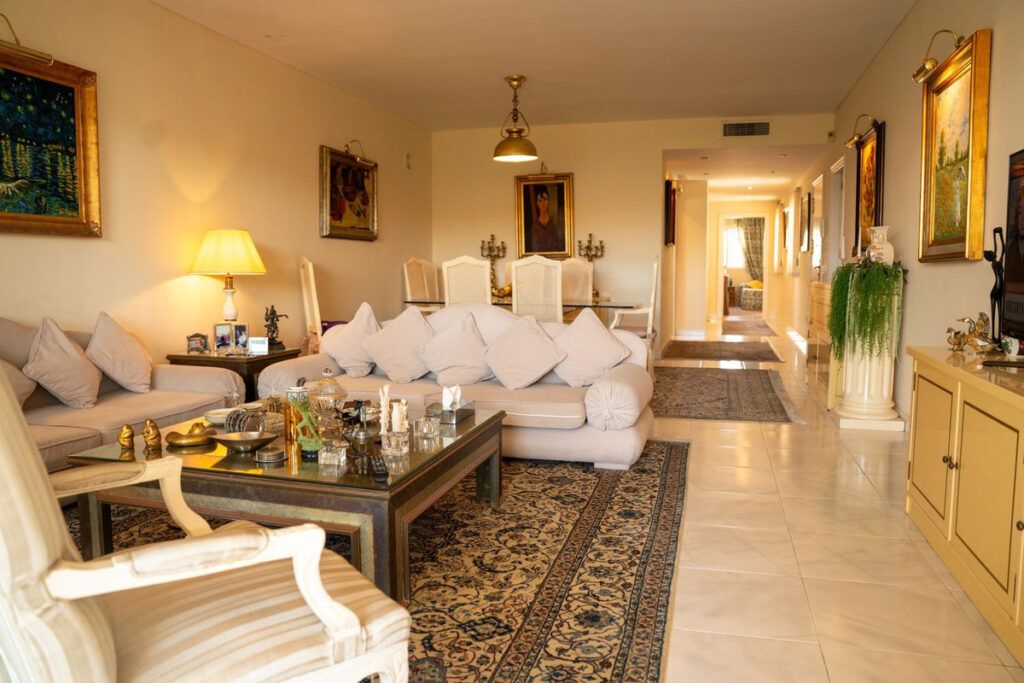 Middle Floor Apartment — Puerto Banús