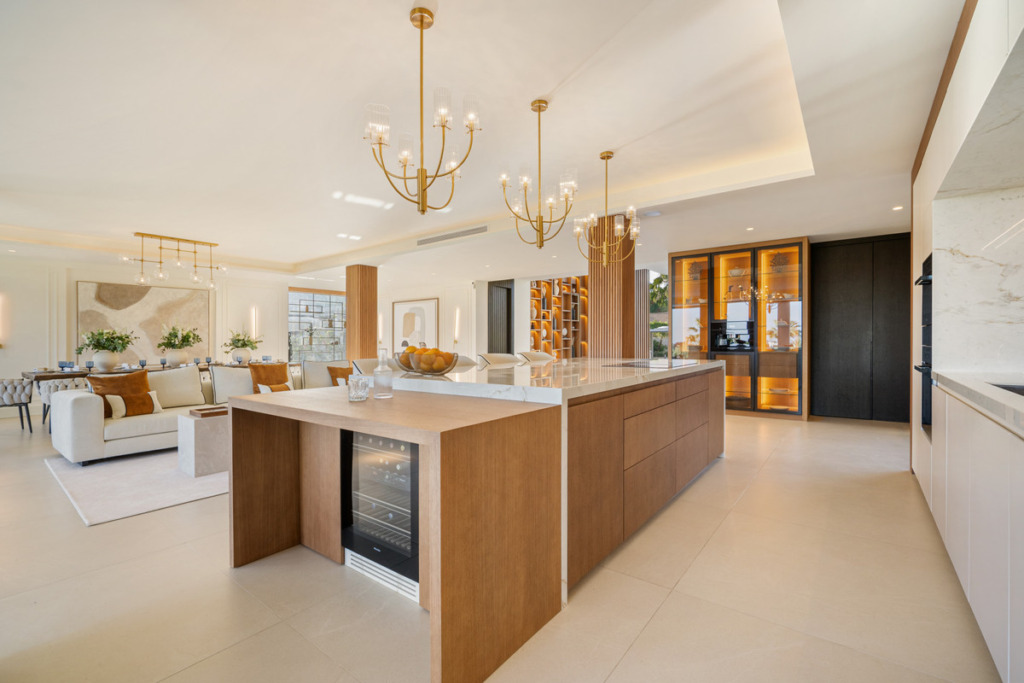 Villa – Chalet — Nueva Andalucía