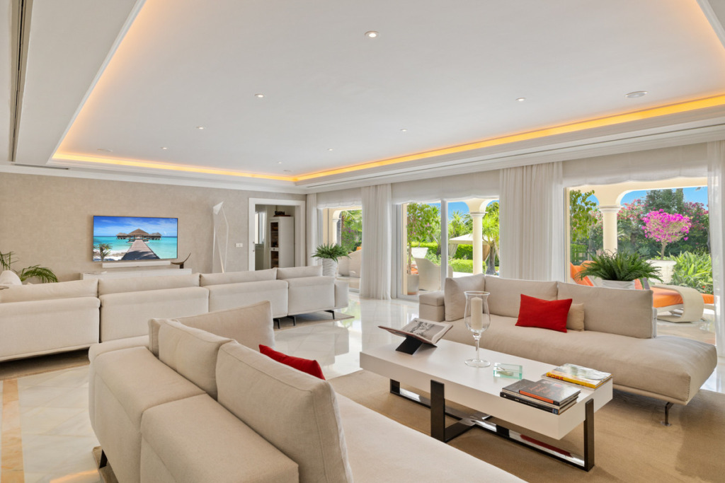 Villa – Chalet — Nueva Andalucía