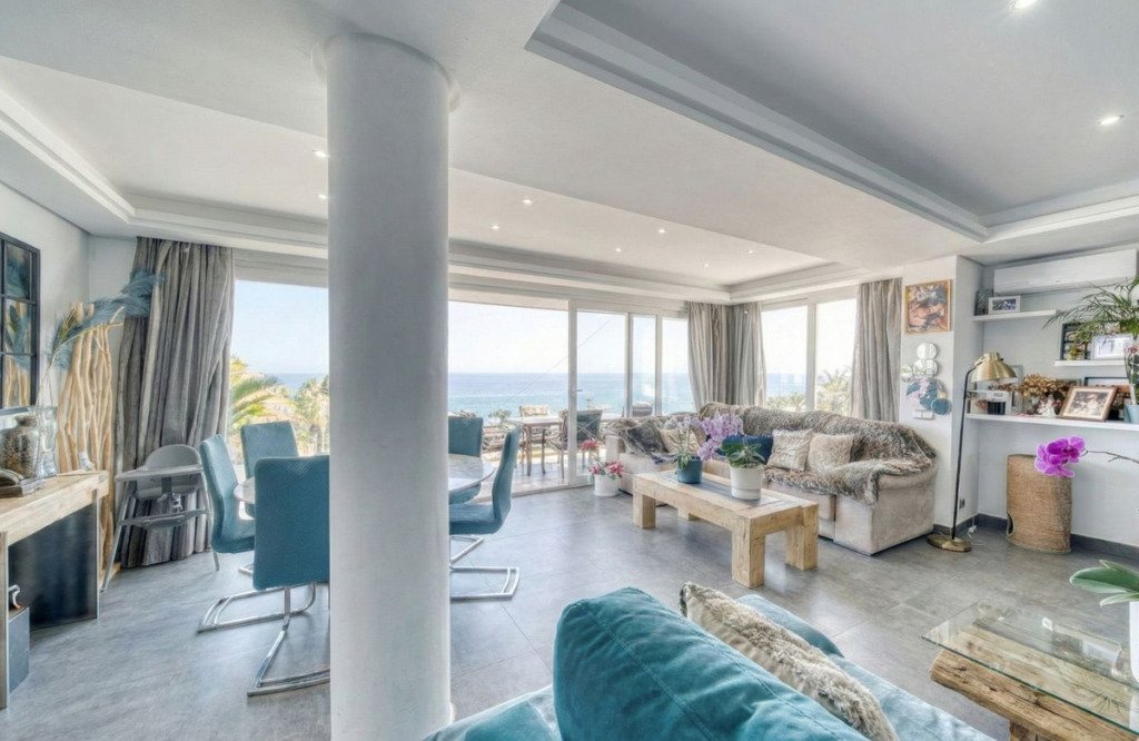 Villa – Chalet — Estepona