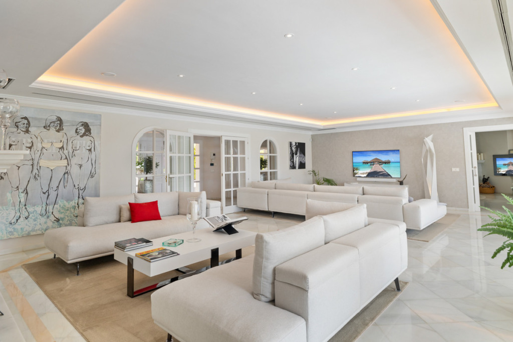 Villa – Chalet — Nueva Andalucía